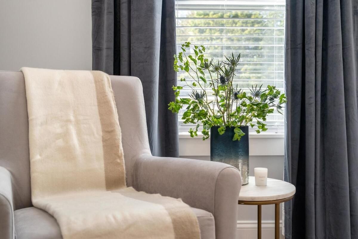 Apartment New 3 Bedroom, 2 Bath Unit, Meadow View! Boston