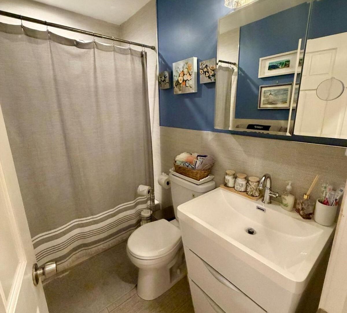 The Gallery - South End Designer Apartment