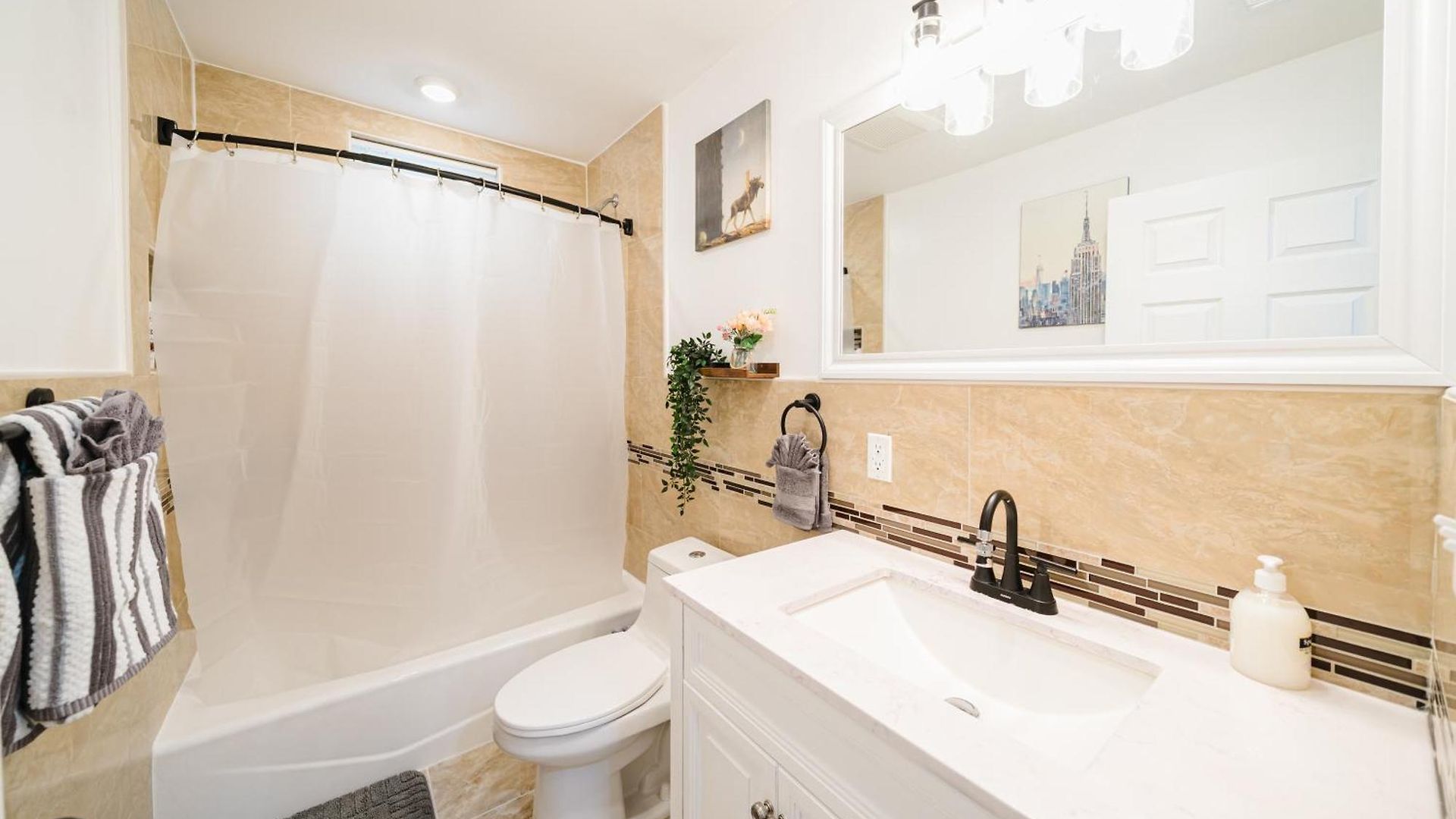 Inviting 4br - Kid Friendly - Near I-95 & Free Parking 90-2 *