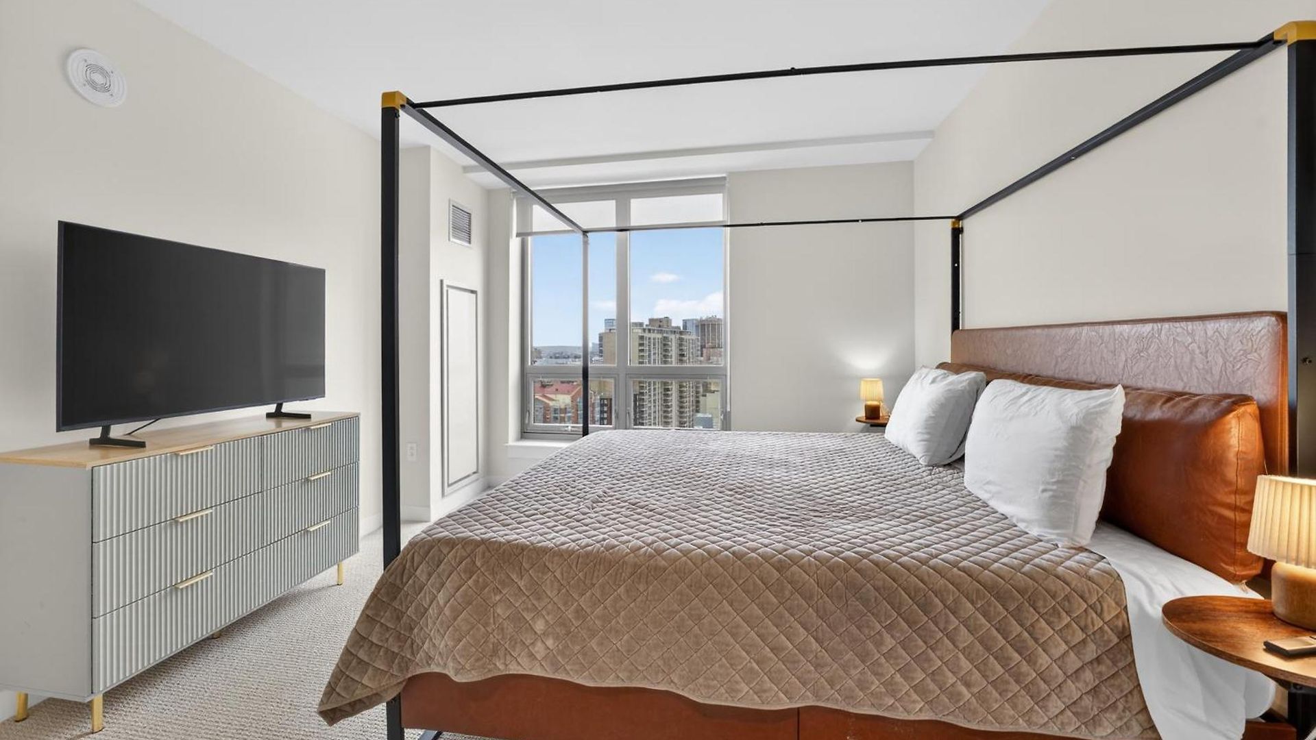 2 Bedroom Lux In Downtown Tower Boston