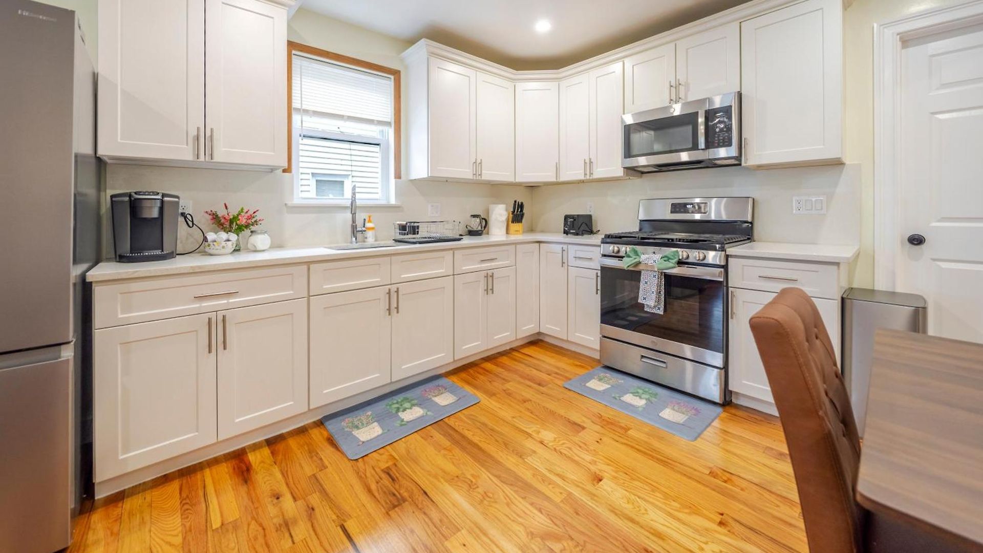 Apartment Family Retreat 4br - Near Redline & 5mins To Franklin Park Zoo - Free Parking 27 Boston