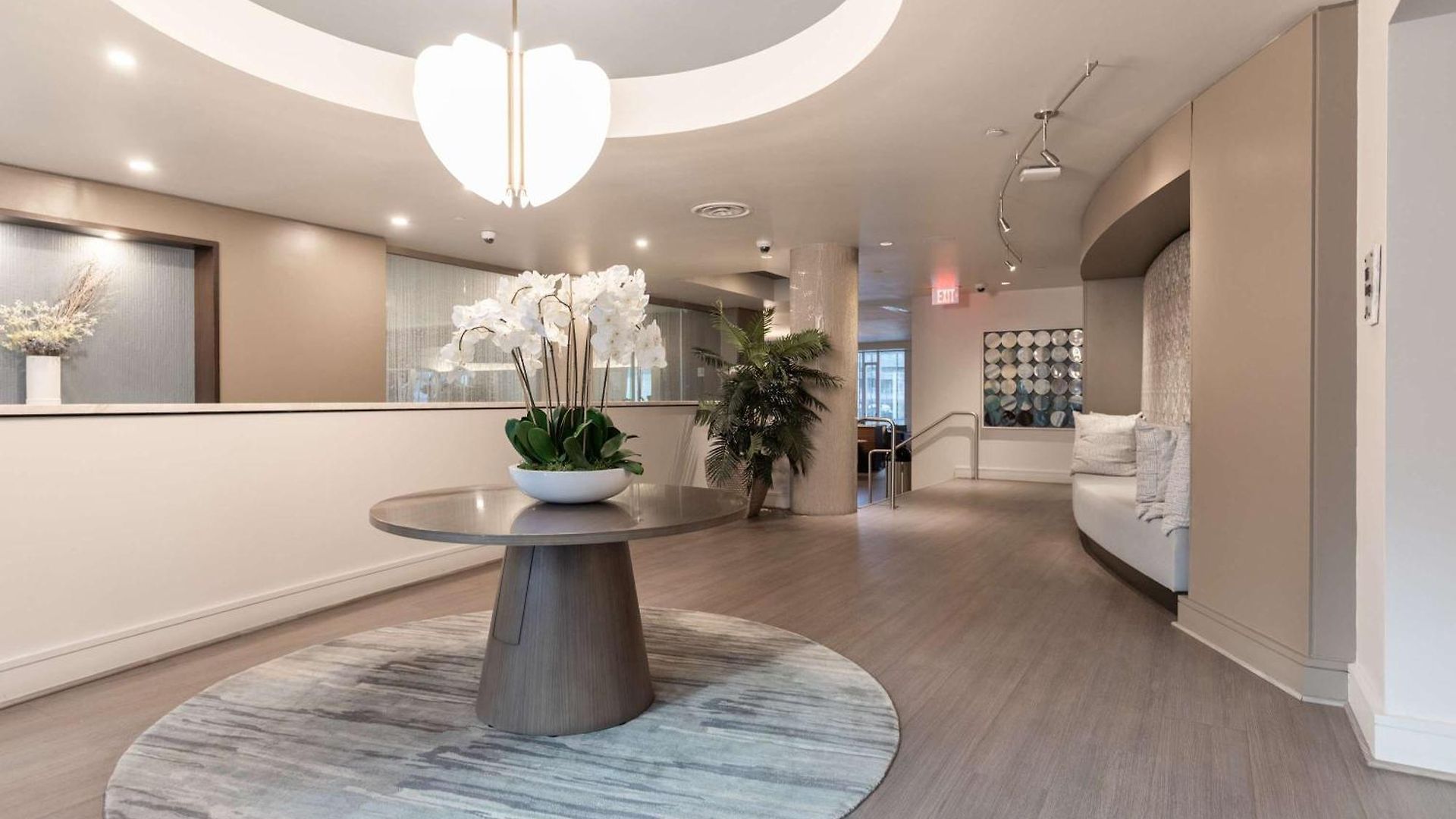 Waterfront Luxury Living & Walk To Dining Boston