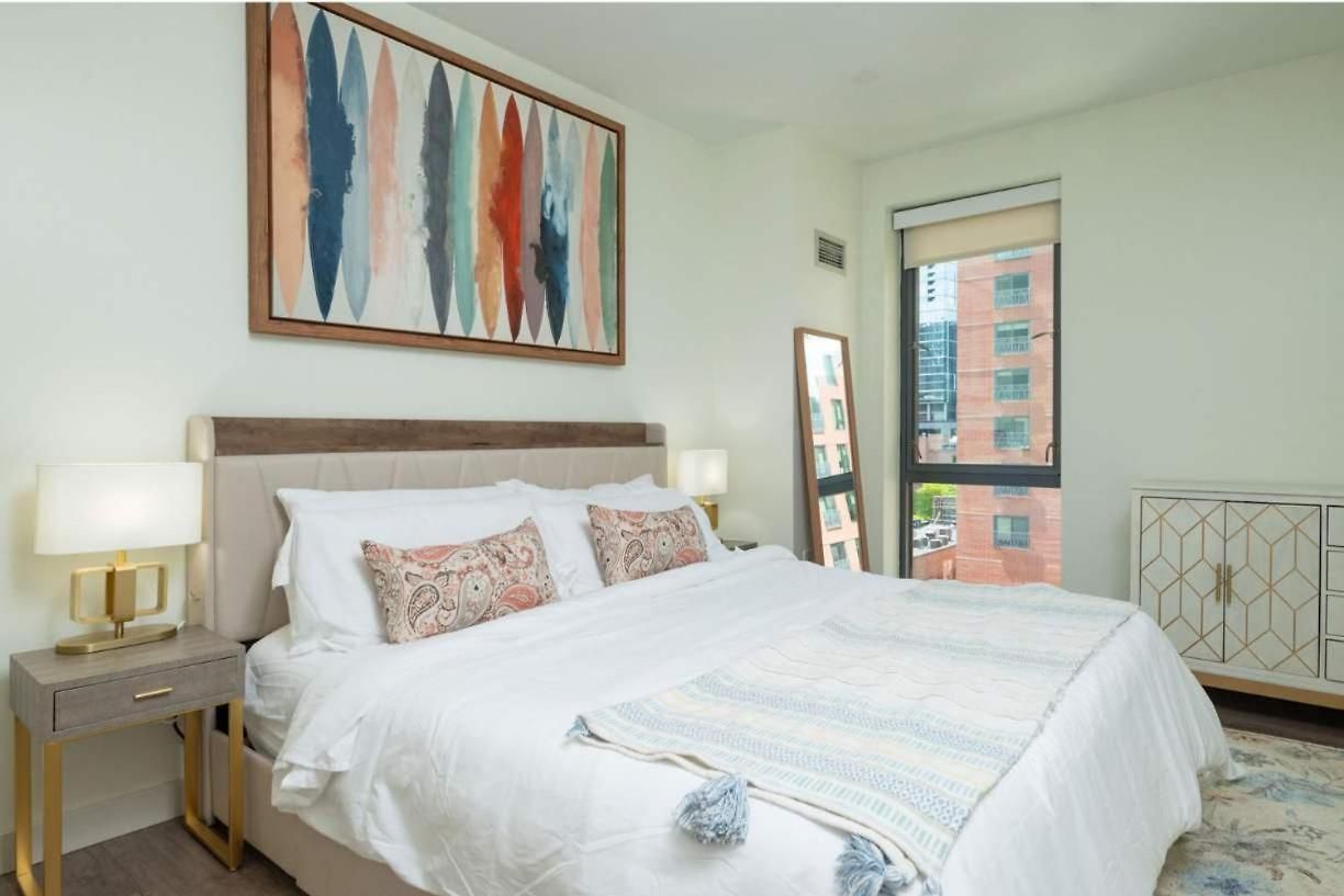 Apartment 2br Den Fenway Walk To Bu Longwood Red Sox