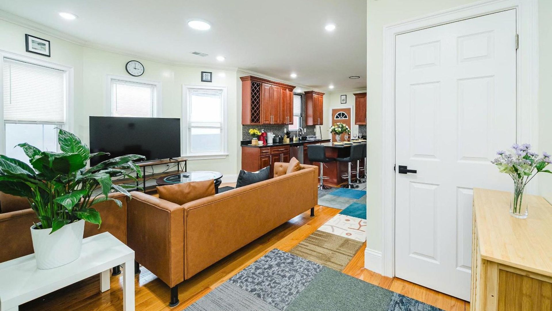Apartment Inviting 4br - Kid Friendly - Near I-95 & Free Parking 90-2 Boston