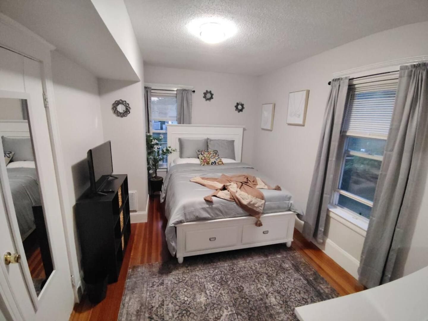 Stylish 3br King Bed Ideal For Professionals