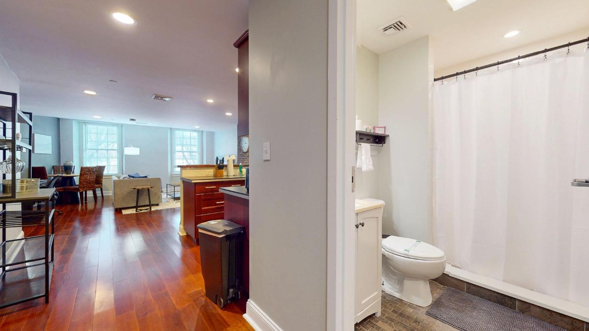 Spacious 1b In Faneuil Hallquincy Market Apartment Boston