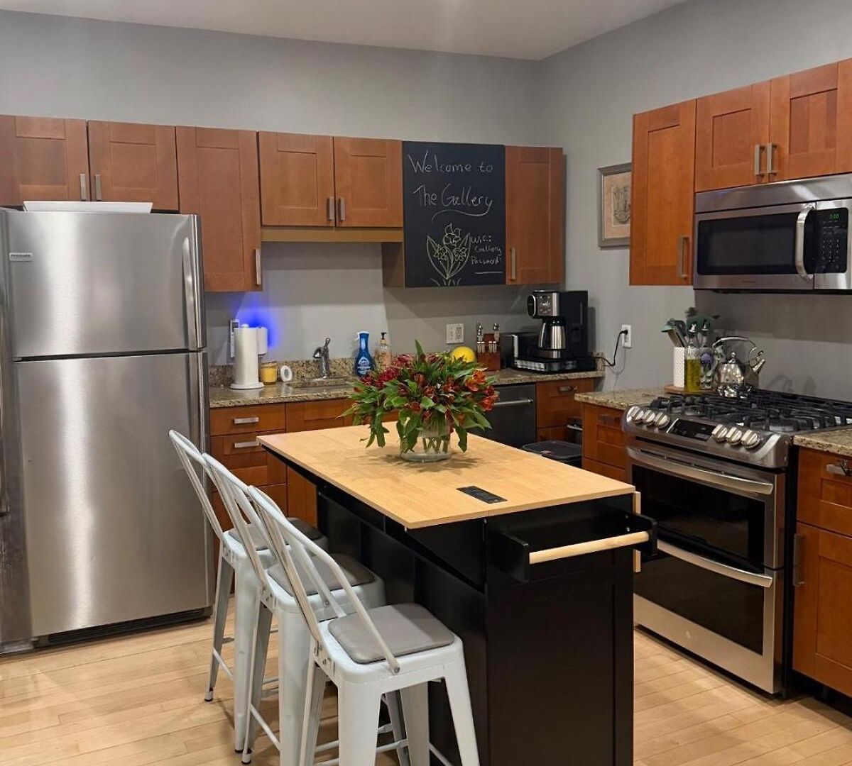 The Gallery - South End Designer Apartment *