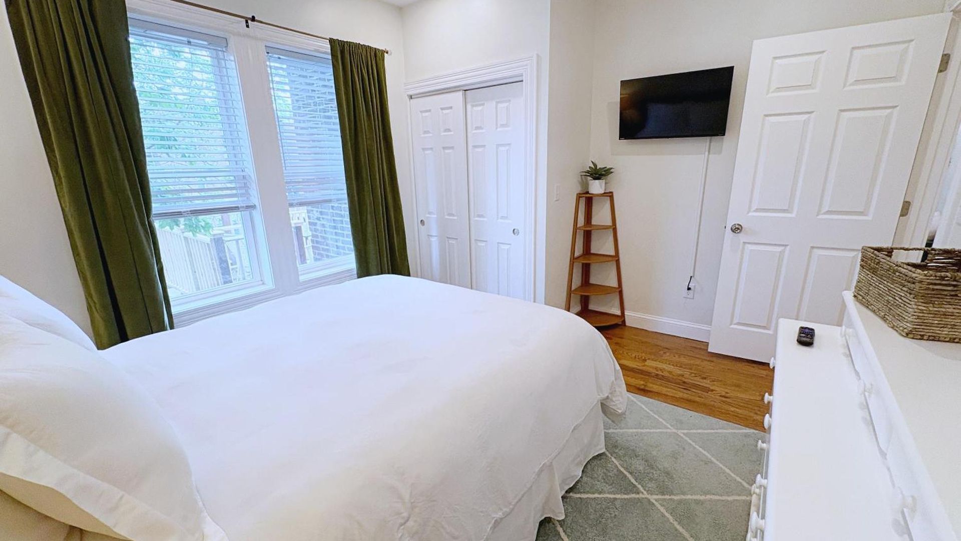 New 2br W Deck Line B Brighton Apartment Boston