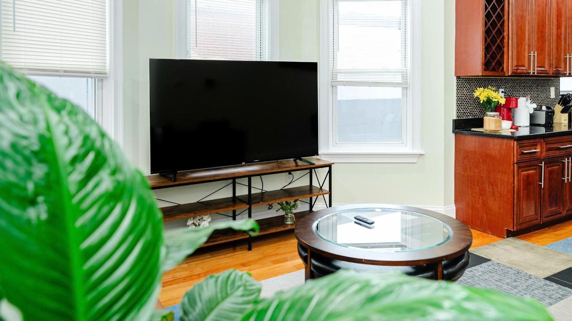 Inviting 4br - Kid Friendly - Near I-95 & Free Parking 90-2 *