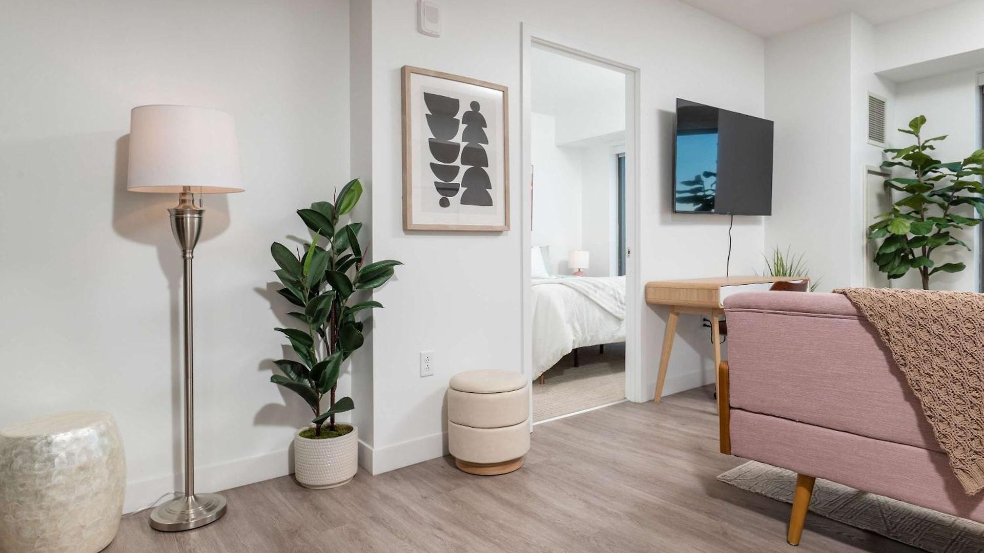 Apartment King 1br Near Harvard Gym Washer Dryer Parking