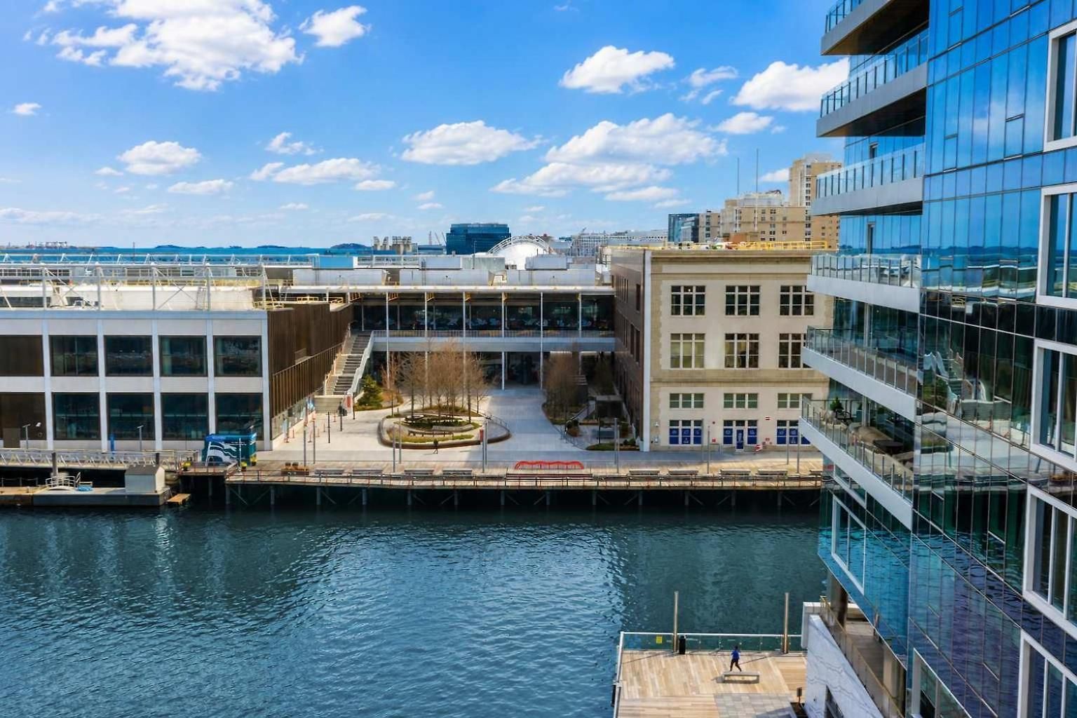 Apartment Chic Waterfront In Boston
