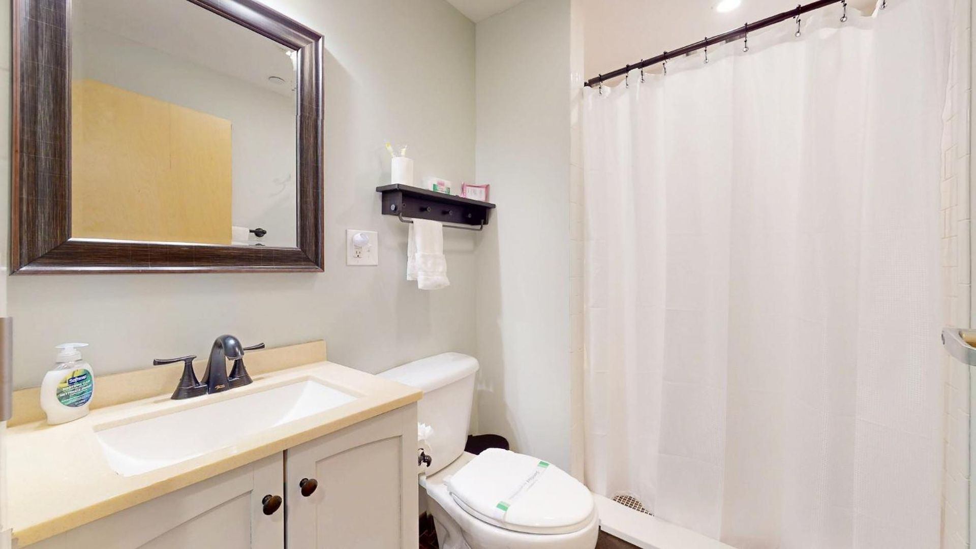 Spacious 1b In Faneuil Hallquincy Market Apartment *