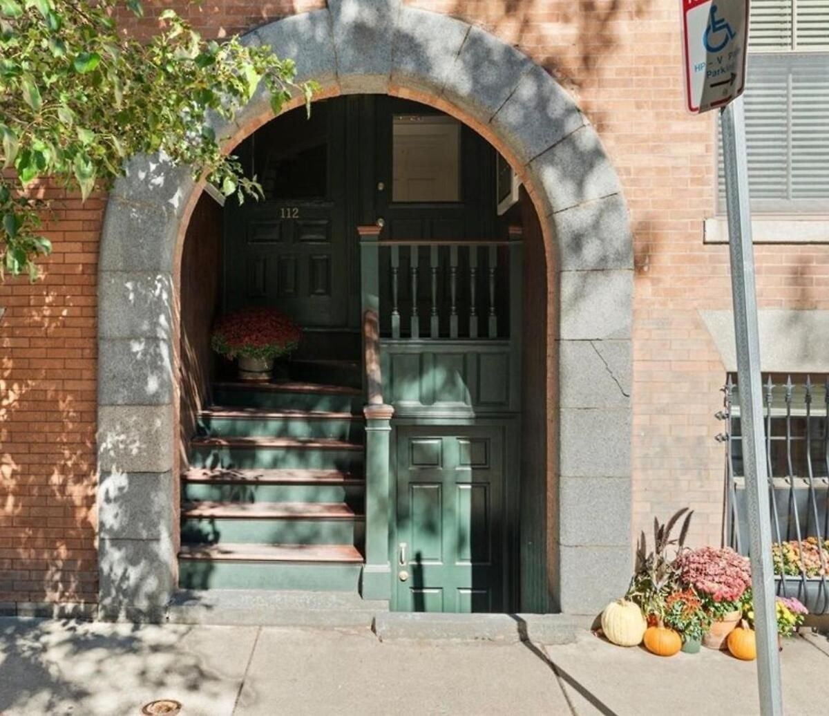 The Gallery - South End Designer Apartment