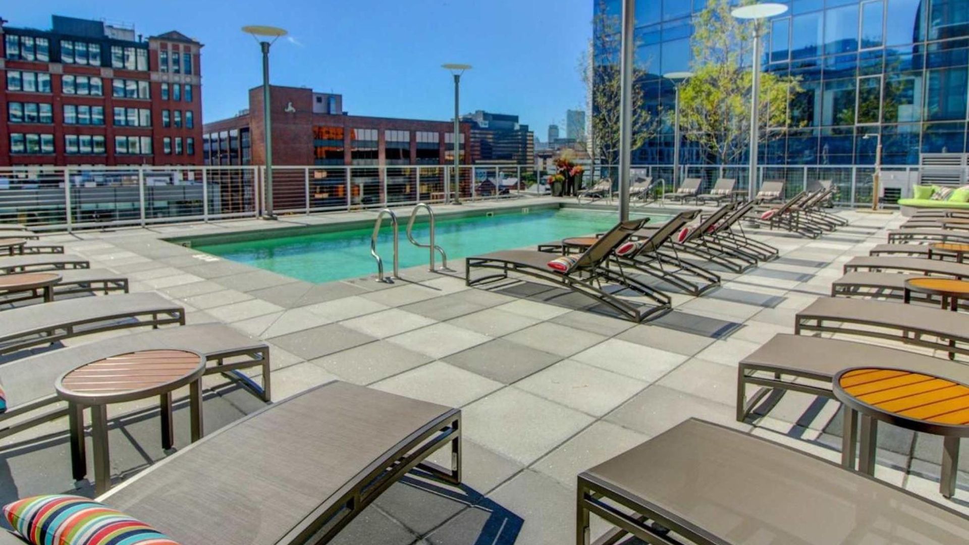 Lux With Pool * Boston