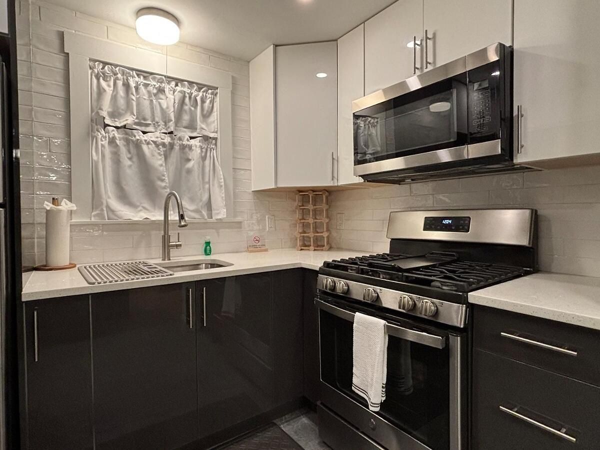 Modern 3 Bedroom With Parking In Apartment Boston