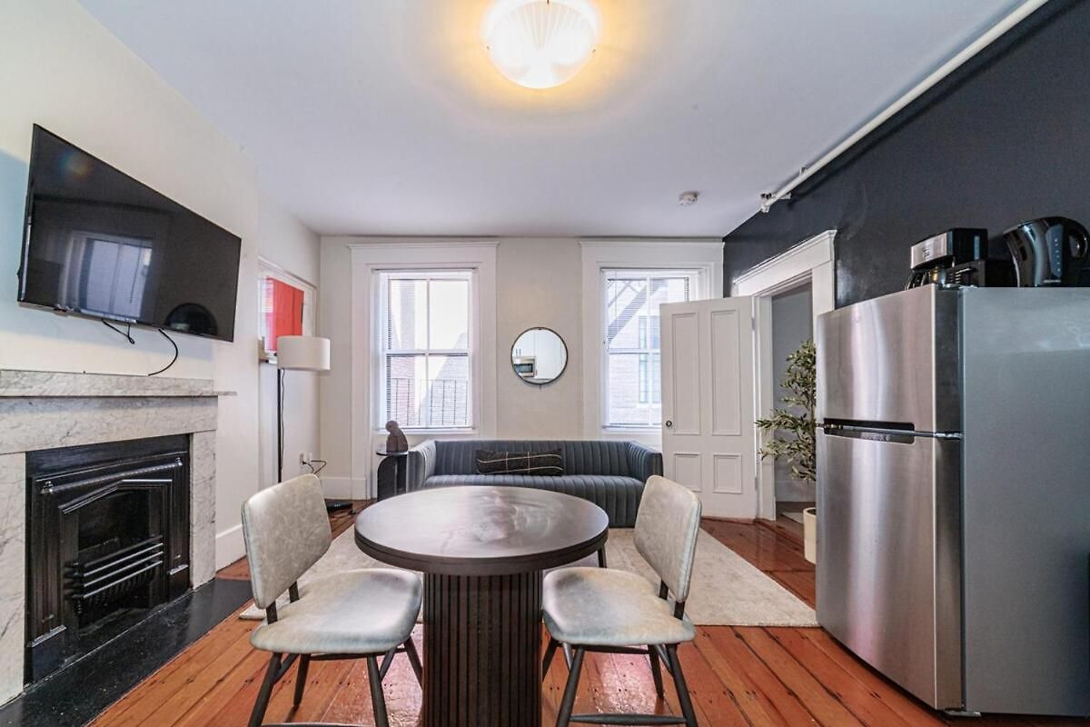 The Beacon Hill Apartment