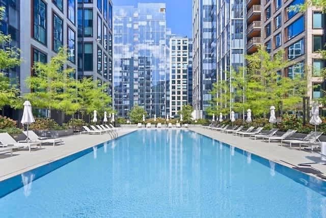 Bright Seaport Walk To Waterfront Dining *