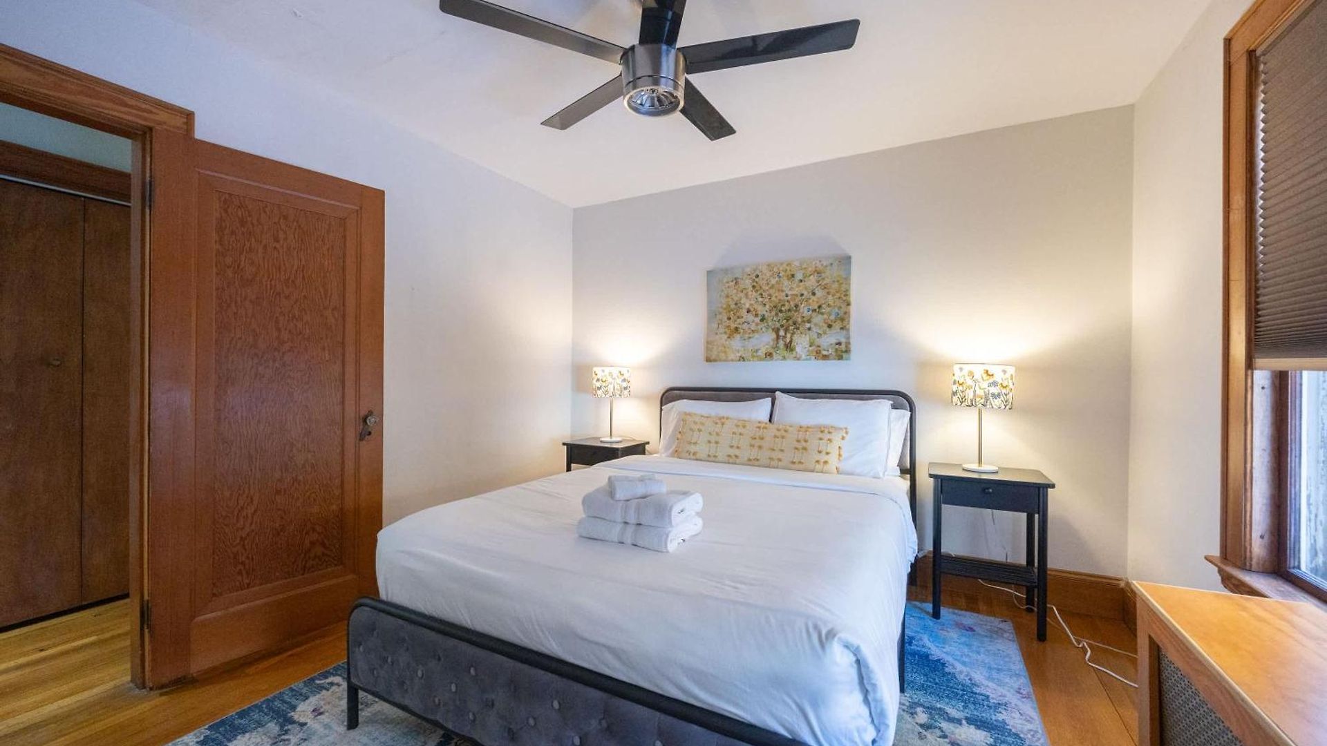 Apartment Walk To T, Jamaica Pond, Dining & Whole Foods *