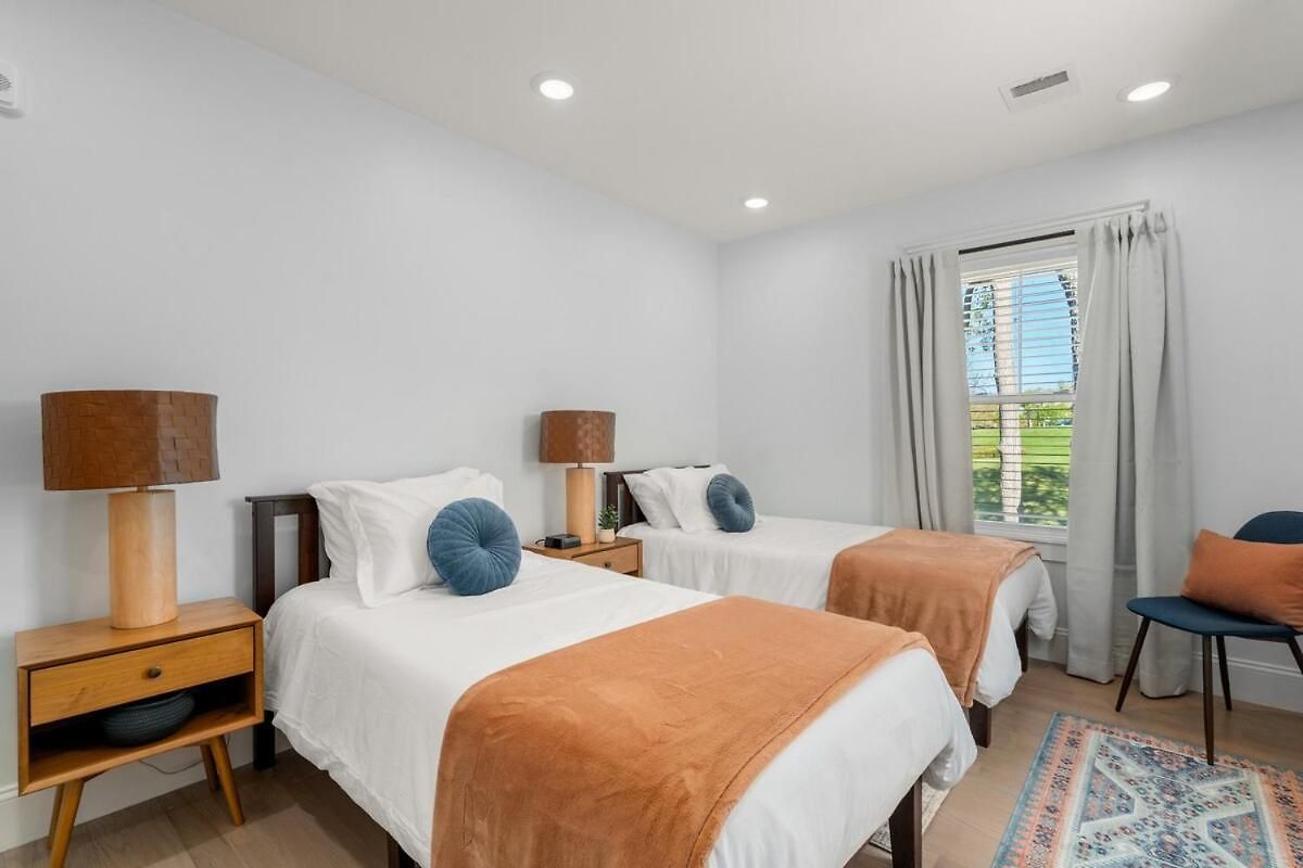 New 3 Bedroom, 2 Bath Unit, Meadow View! Apartment