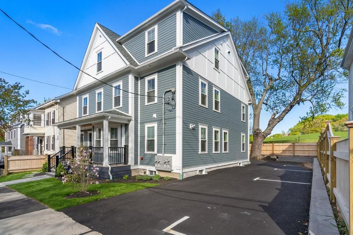 Apartment New 3 Bedroom, 2 Bath Unit, Meadow View! *