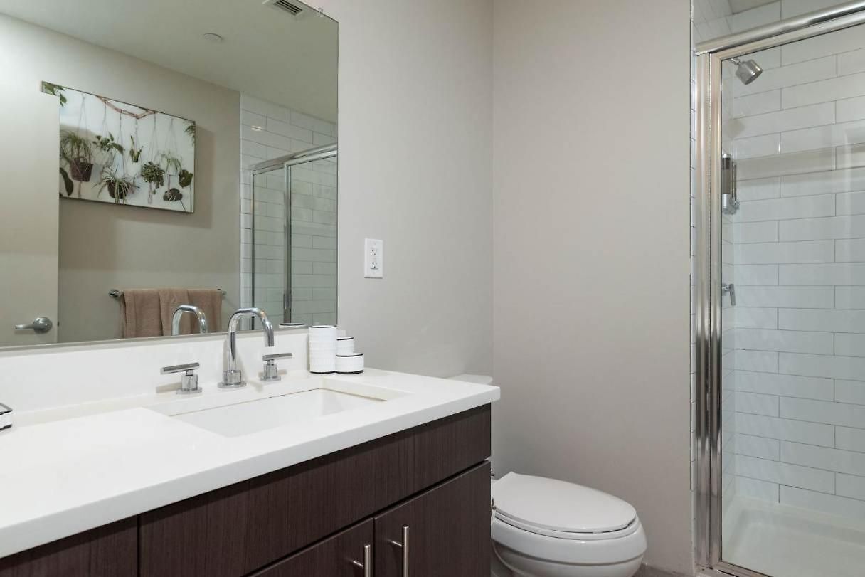2br Den Fenway Walk To Bu Longwood Red Sox *