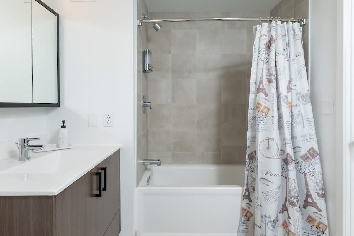 Cozy 2br Near Harvard With Gym Golf & Work Space Apartment Boston