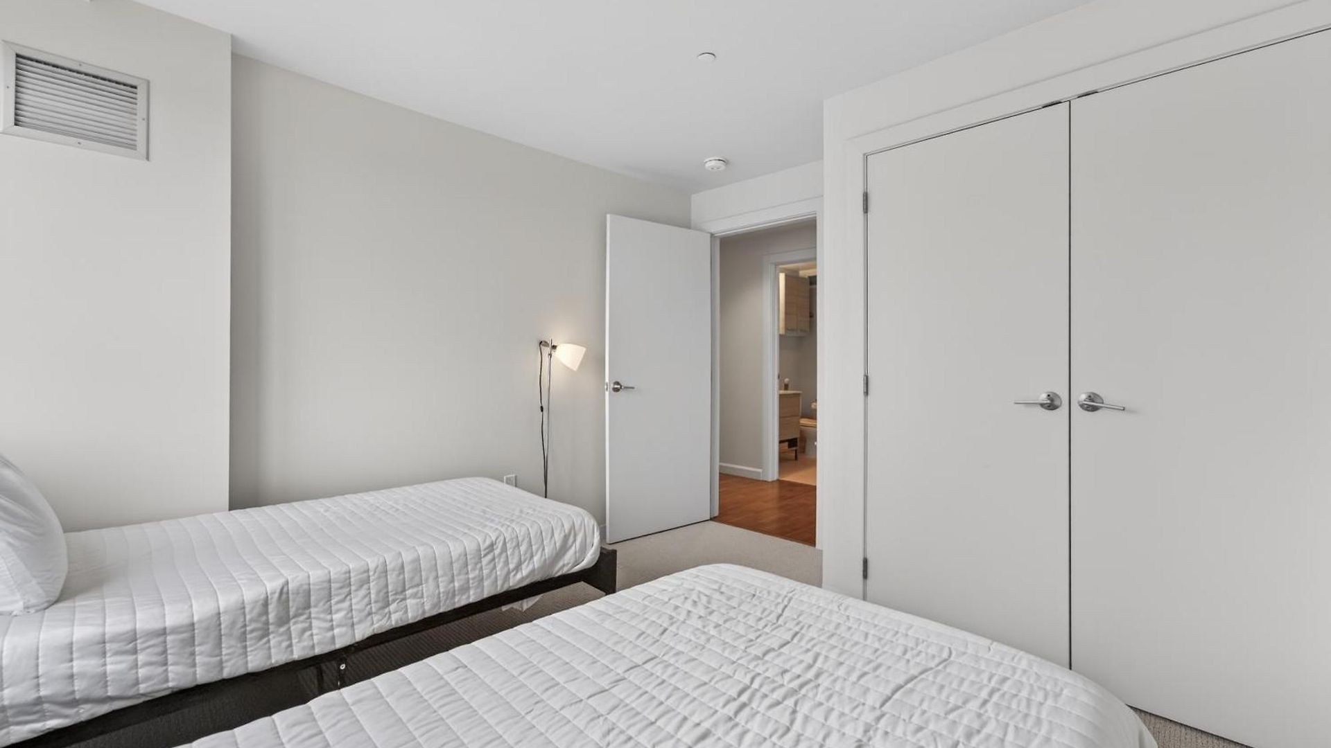 Apartment 2 Bedroom Lux In Downtown Tower *
