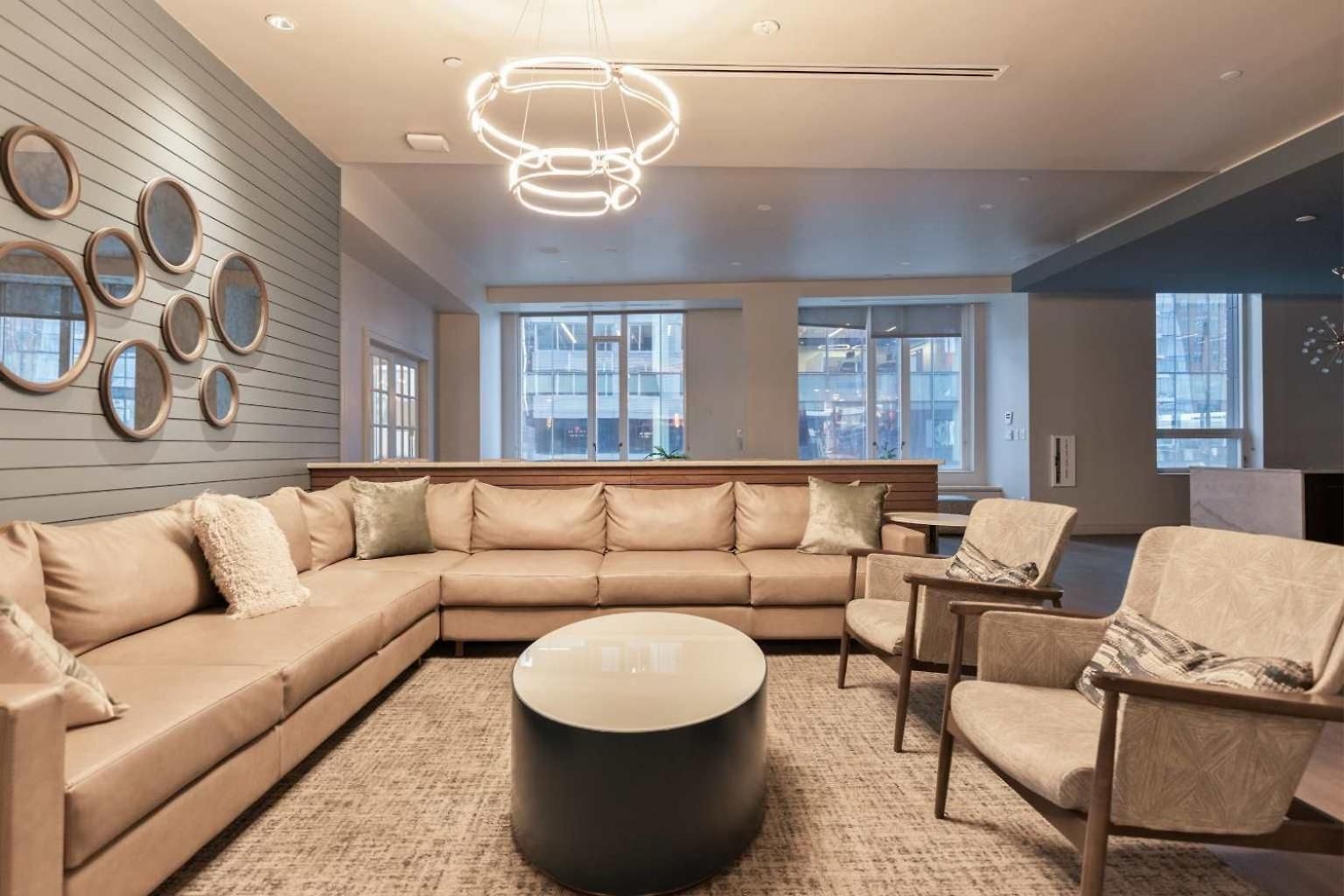 Chic Waterfront In *