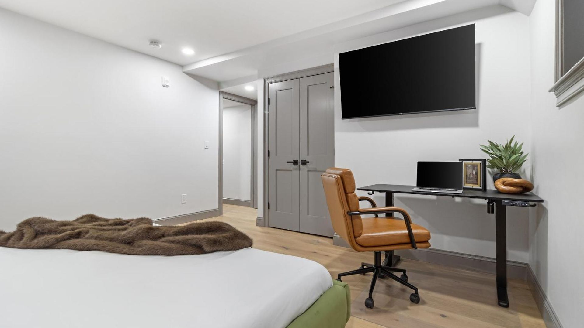 North End 2br Prime Location *