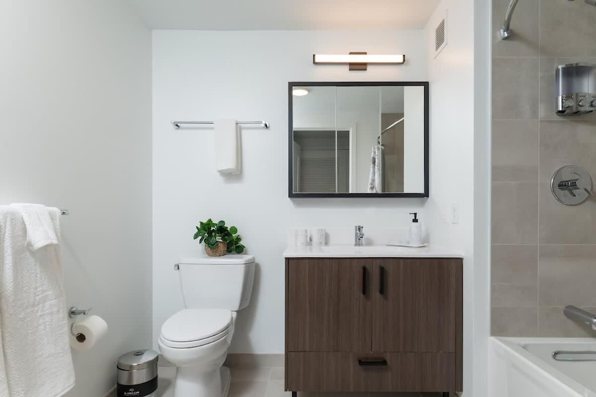 Cozy 2br Near Harvard With Gym Golf & Work Space Apartment