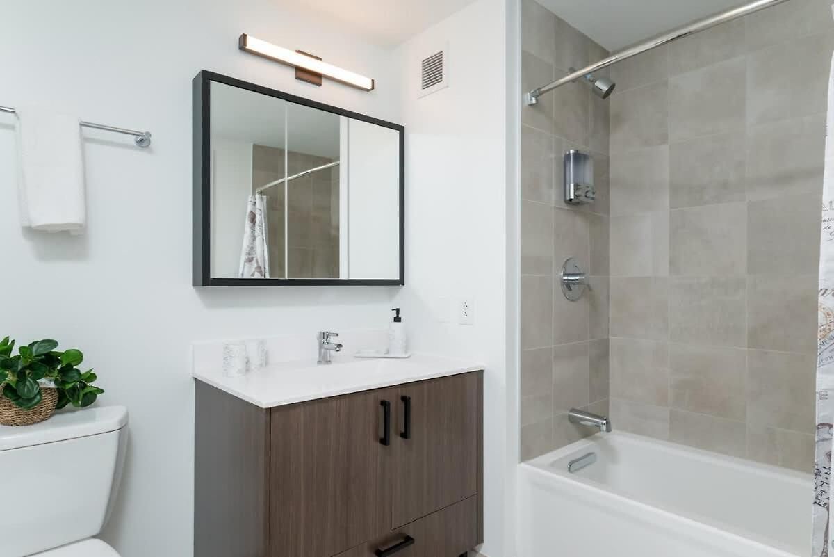 Cozy 2br Near Harvard With Gym Golf & Work Space *