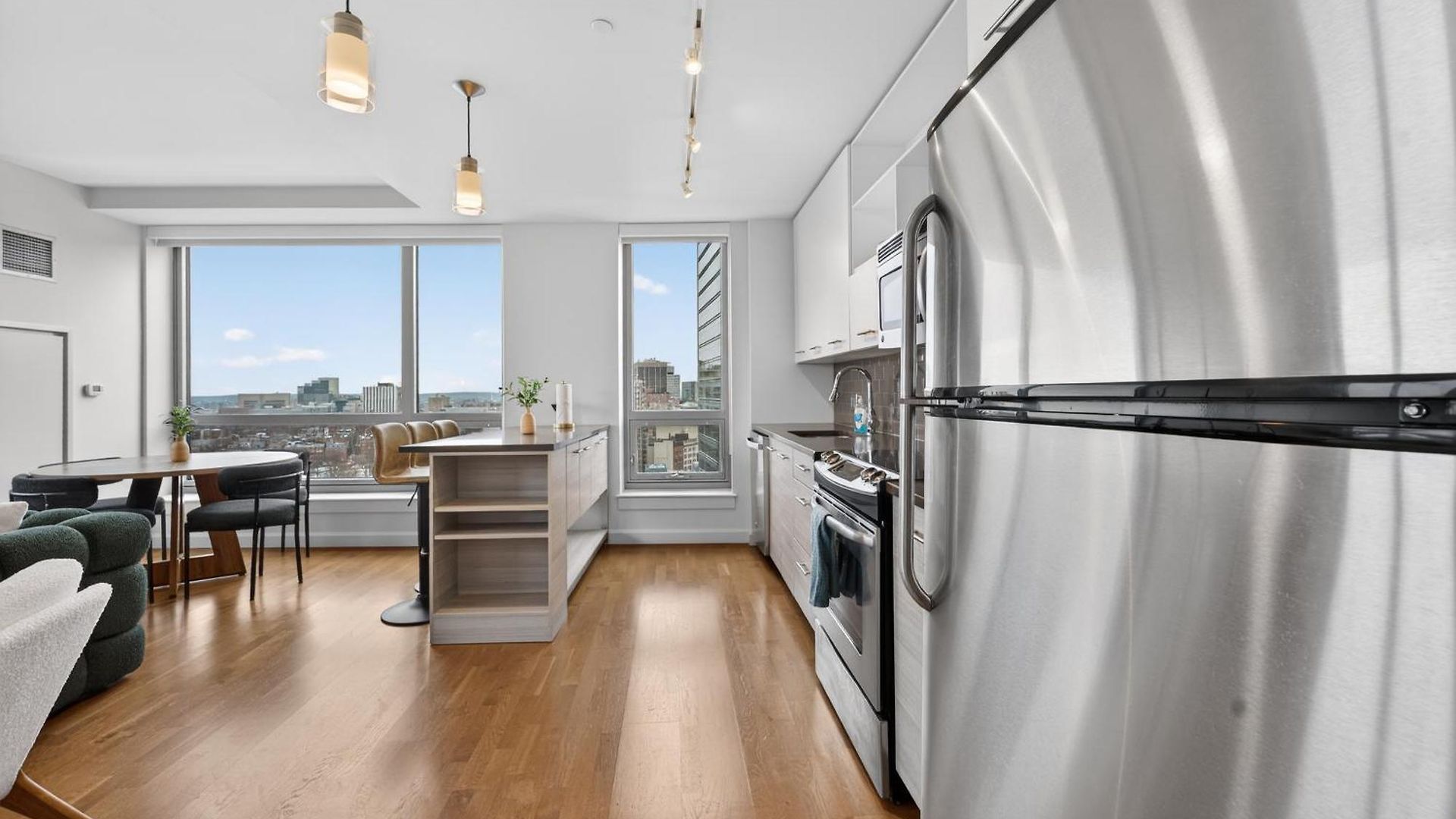 Apartment 2 Bedroom Lux In Downtown Tower