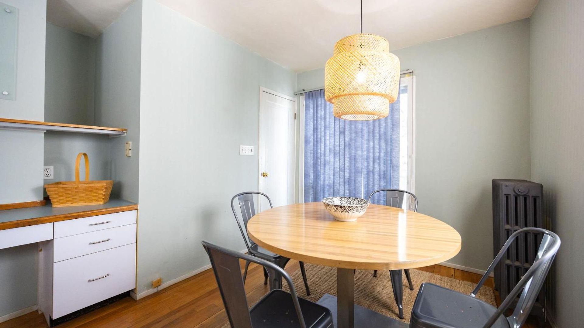 Walk To T, Jamaica Pond, Dining & Whole Foods * Boston