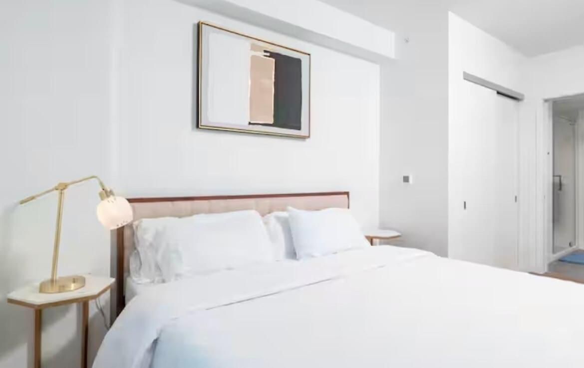 2br Pool Views Near Public Garden Apartment *