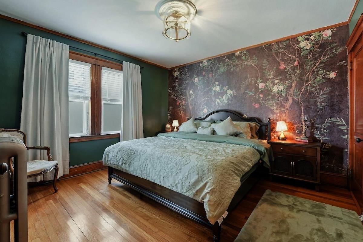 Charming 3br Garage Ev, Pool Table Apartment *