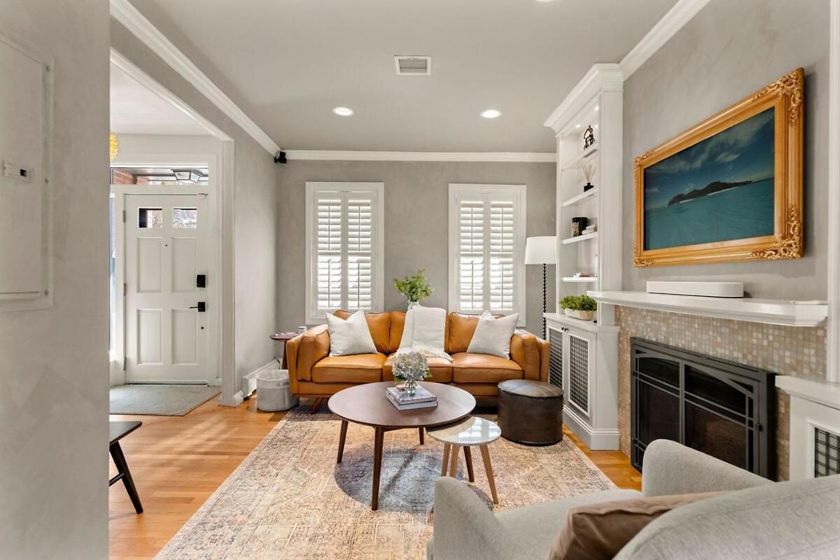 South End Historic Rowhouse - World Cup Apartment *