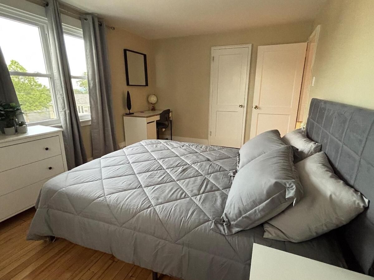 Modern 3 Bedroom With Parking In Apartment Boston