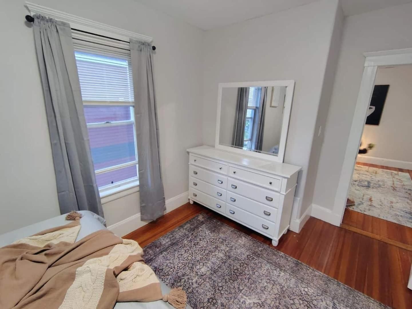 Stylish 3br King Bed Ideal For Professionals Apartment *