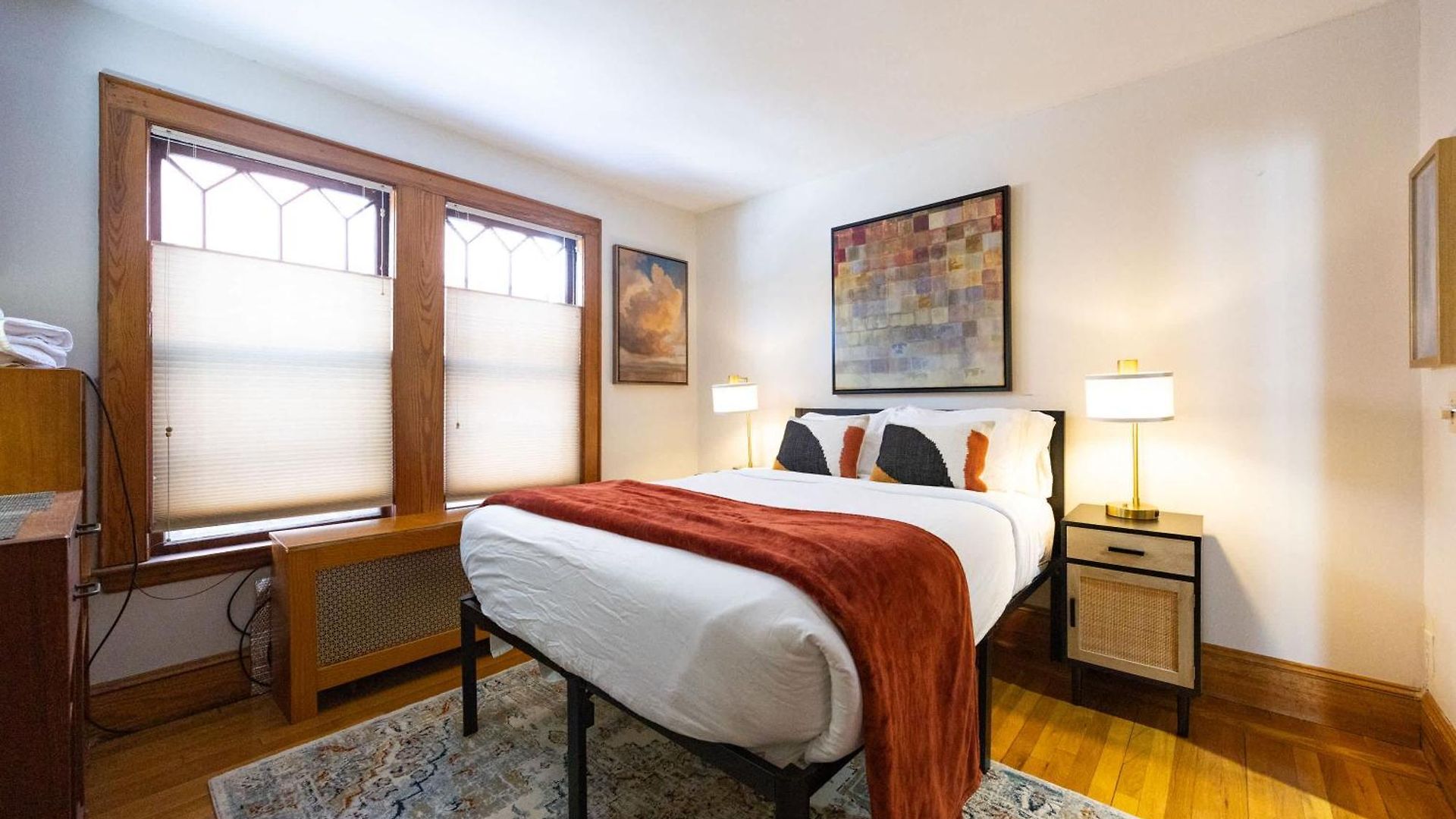 Apartment Walk To T, Jamaica Pond, Dining & Whole Foods *
