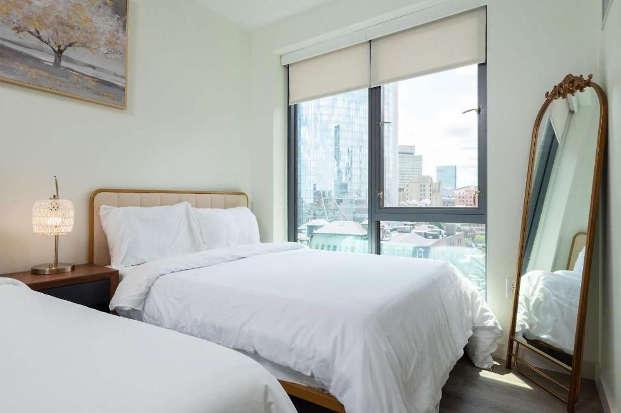 2br Den Fenway Walk To Bu Longwood Red Sox *