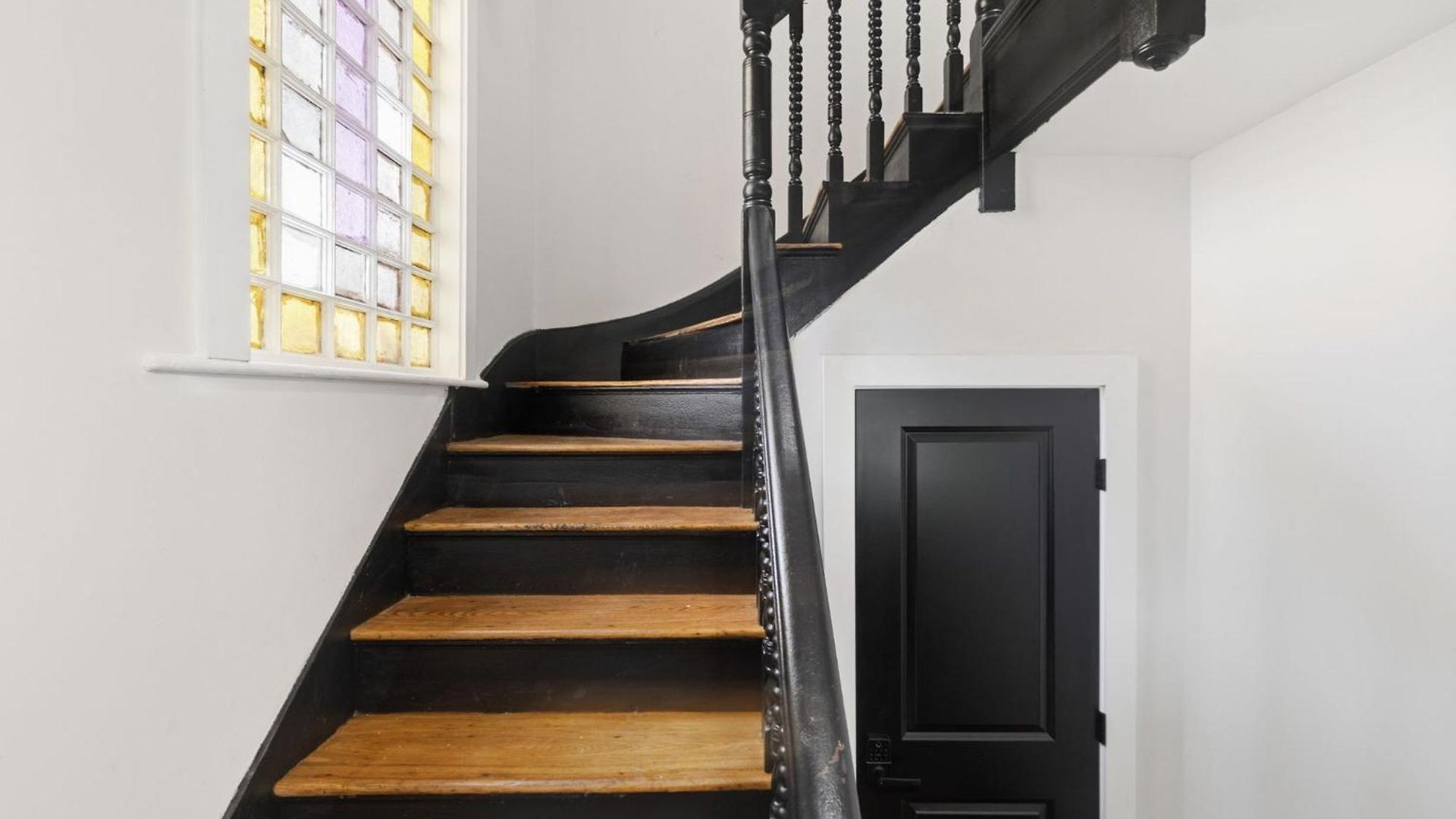Apartment Bright And Spacious 3br Apt, Gated 2 Car Parking