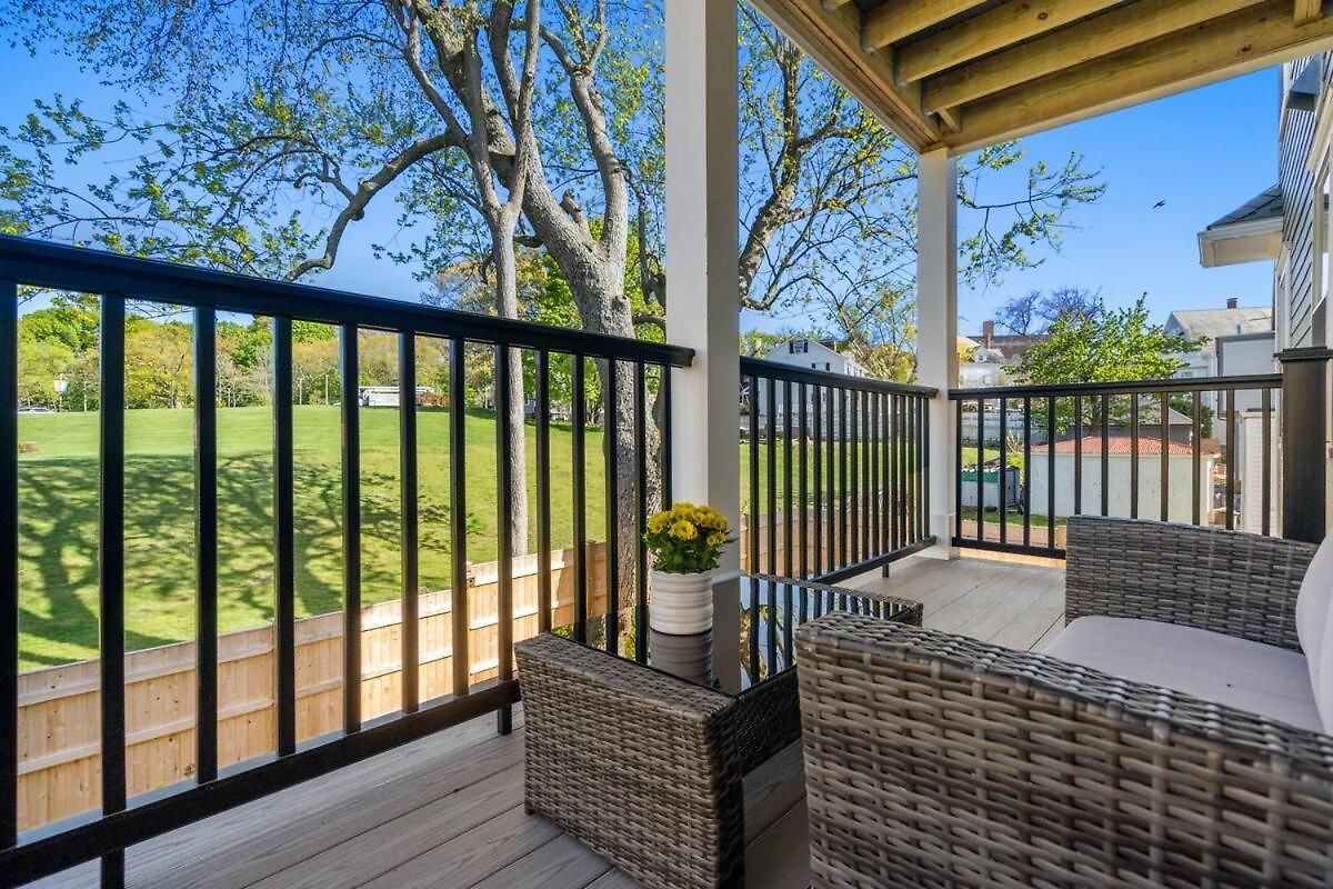 Apartment New 3 Bedroom, 2 Bath Unit, Meadow View!