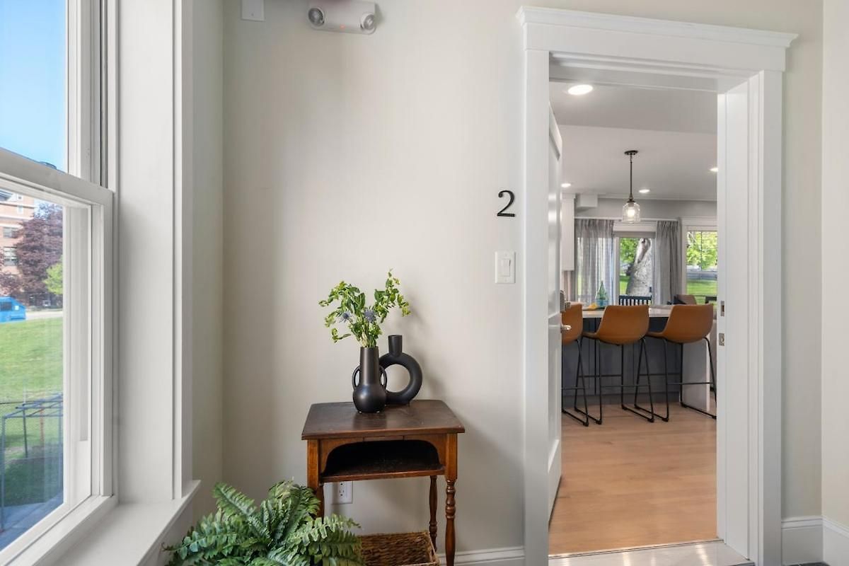 New 3 Bedroom, 2 Bath Unit, Meadow View! Apartment *