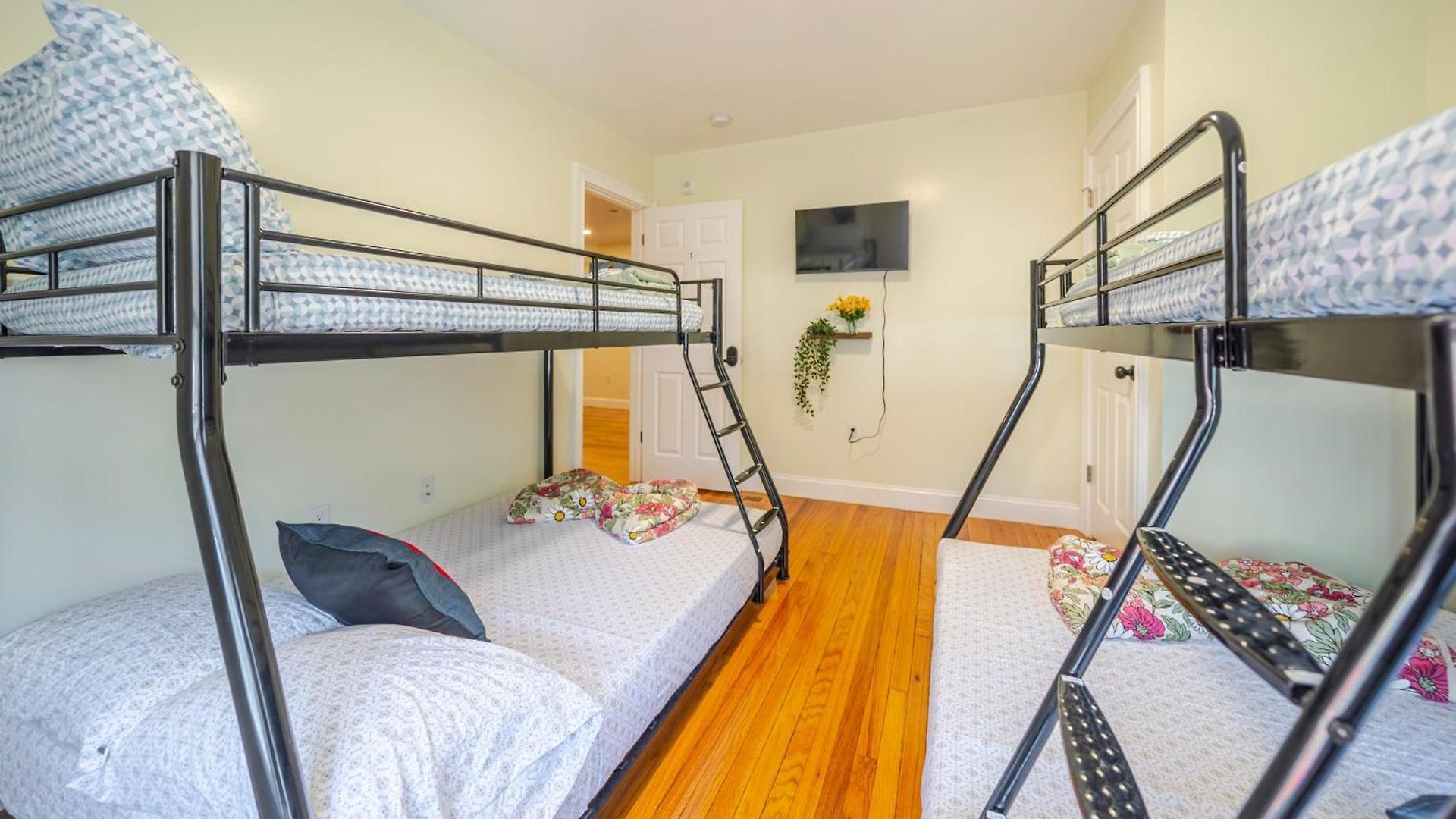 Family Retreat 4br - Near Redline & 5mins To Franklin Park Zoo - Free Parking 27 Apartment