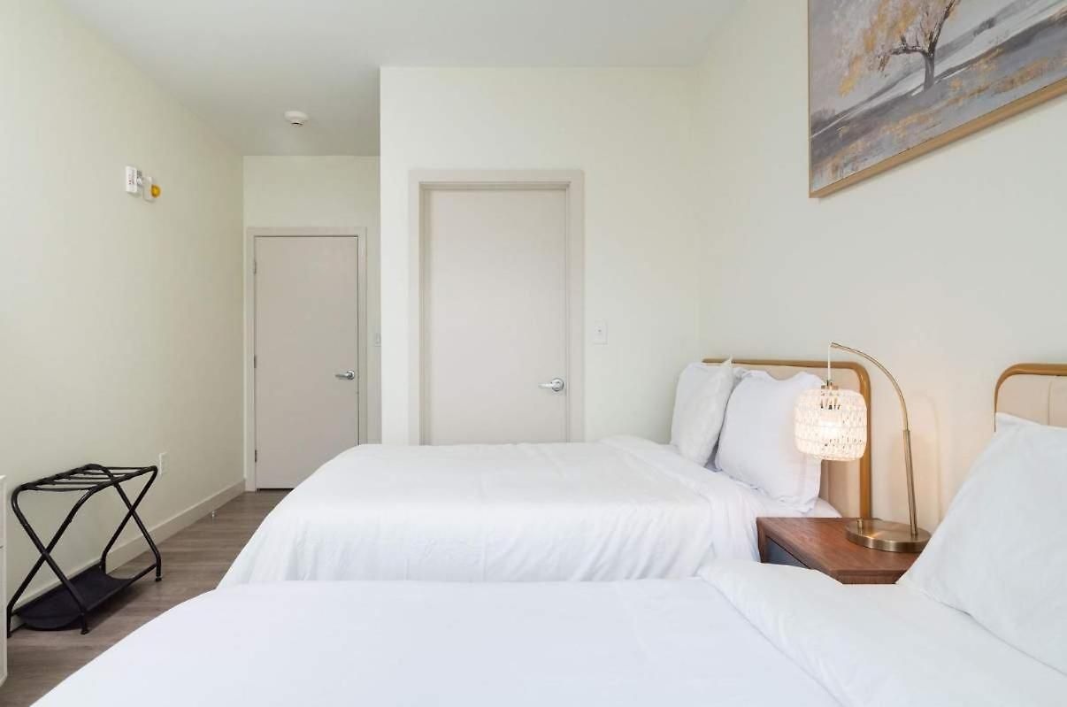 2br Den Fenway Walk To Bu Longwood Red Sox