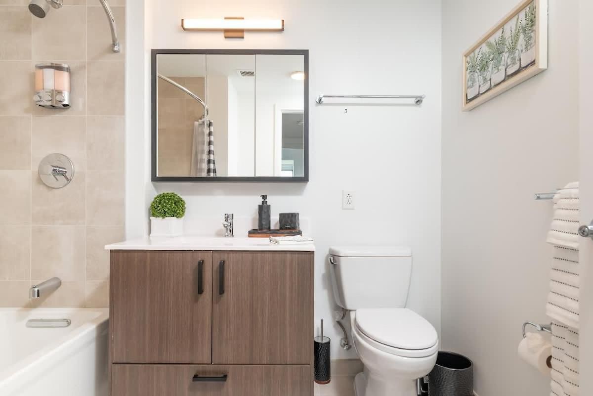 Cozy 2br Near Harvard With Gym Golf & Work Space
