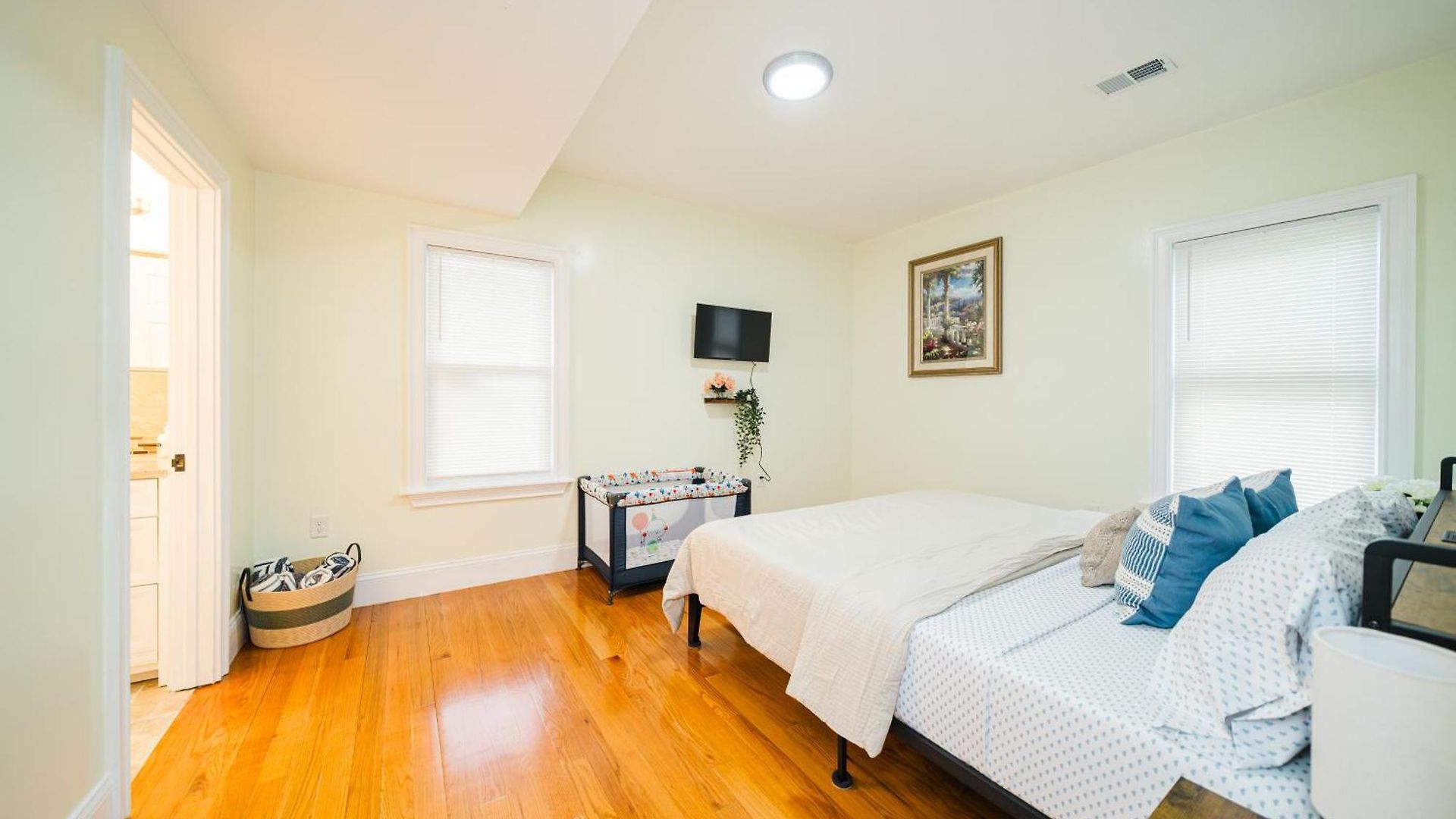 Inviting 4br - Kid Friendly - Near I-95 & Free Parking 90-2 Apartment *