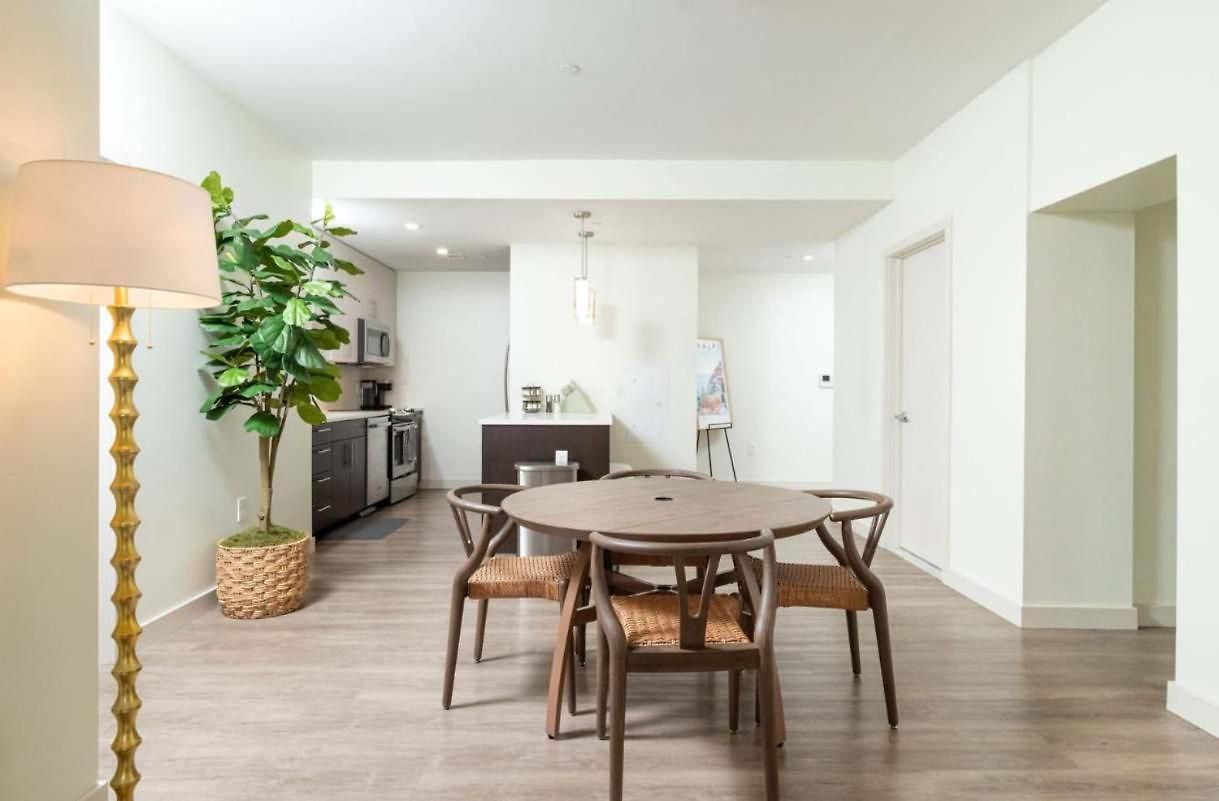 Apartment 2br Den Fenway Walk To Bu Longwood Red Sox *