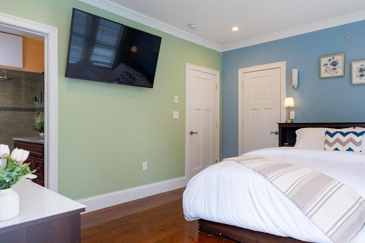 Spacious 5br Single House Near Bostonfree Parking 47 *
