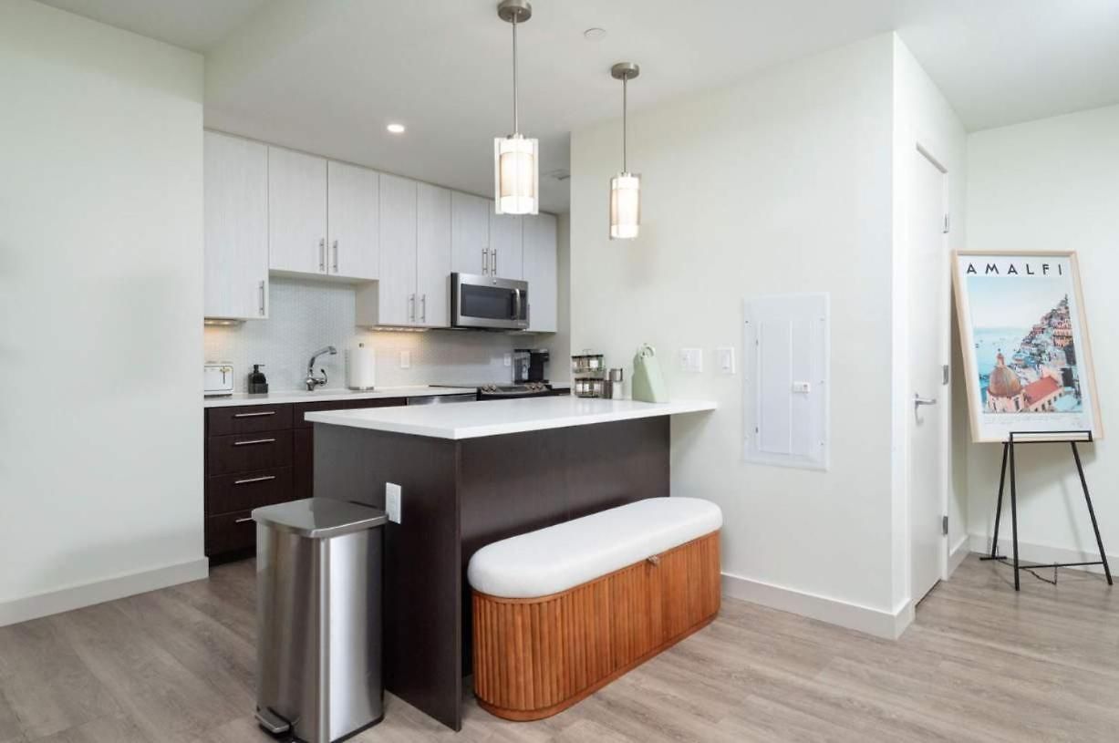 2br Den Fenway Walk To Bu Longwood Red Sox Boston